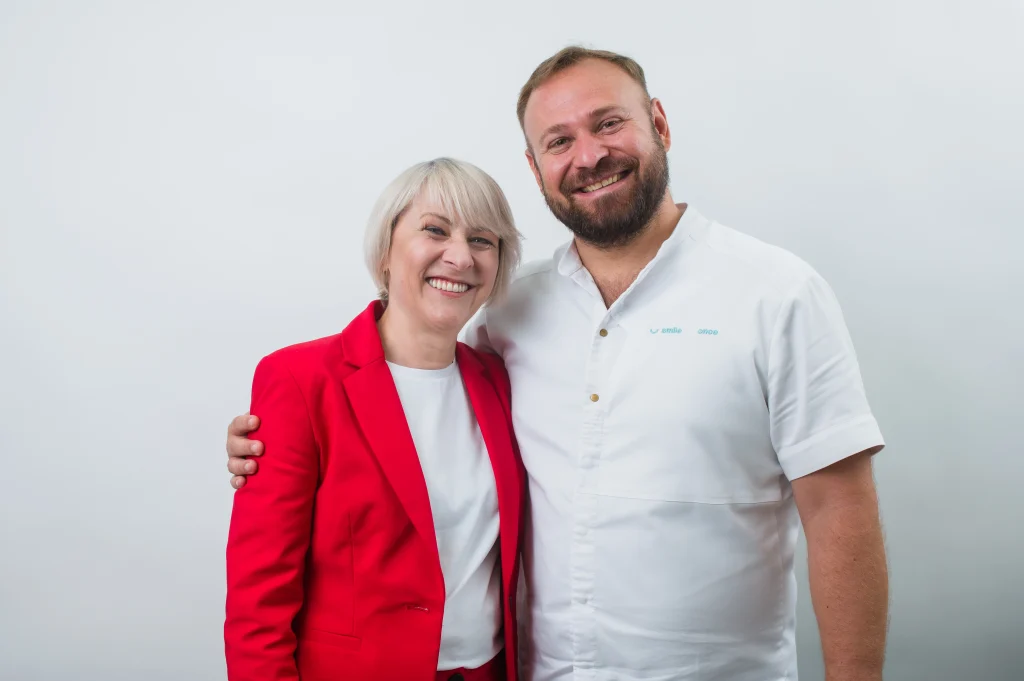 Стоматолог с пациентом